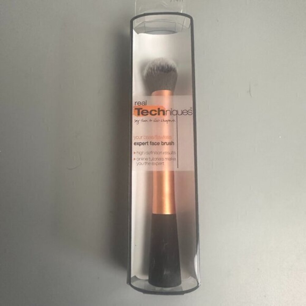 Real Techniques expert face Brush Rose‎ Gold by Sam & Nic Stage makeup high tech